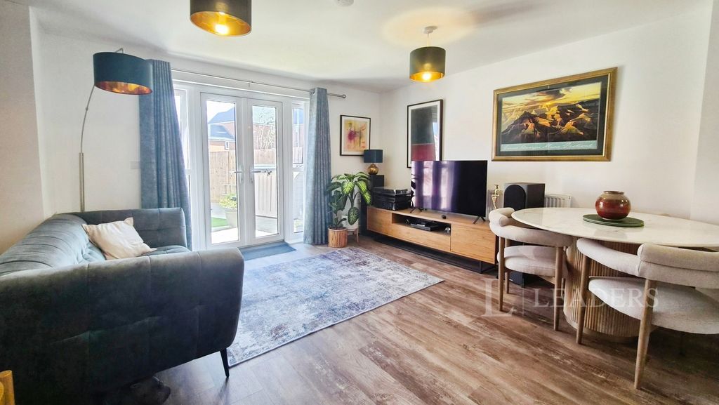 Property photo 2 of 15 Pbox-Img.Jpg