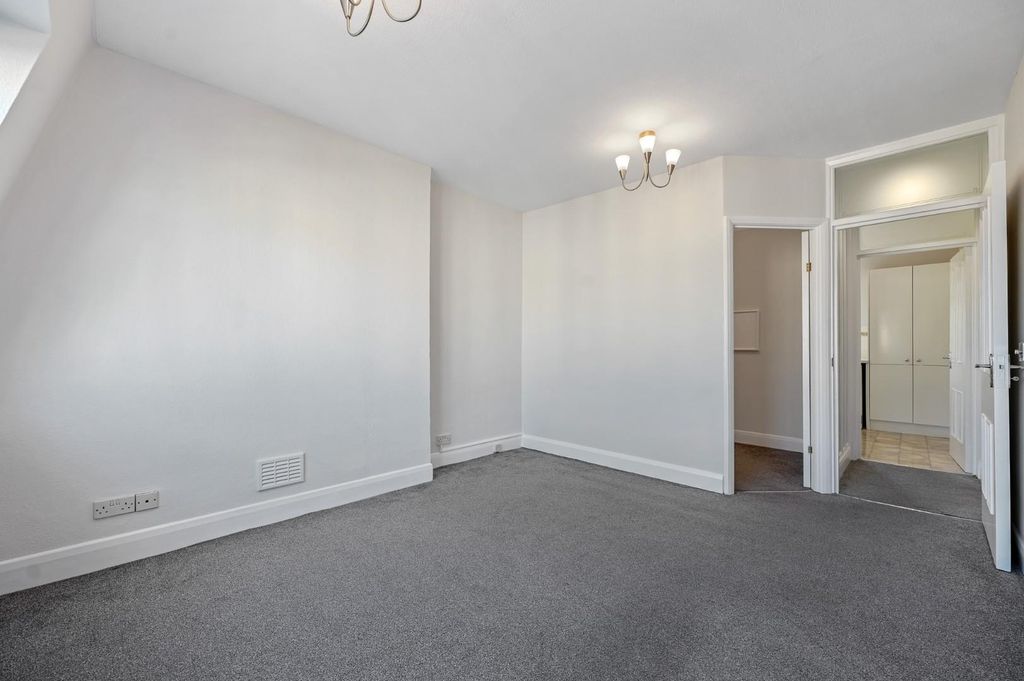 Property photo 2 of 6 Fbl - Abercorn Place - 9 (1).Jpg