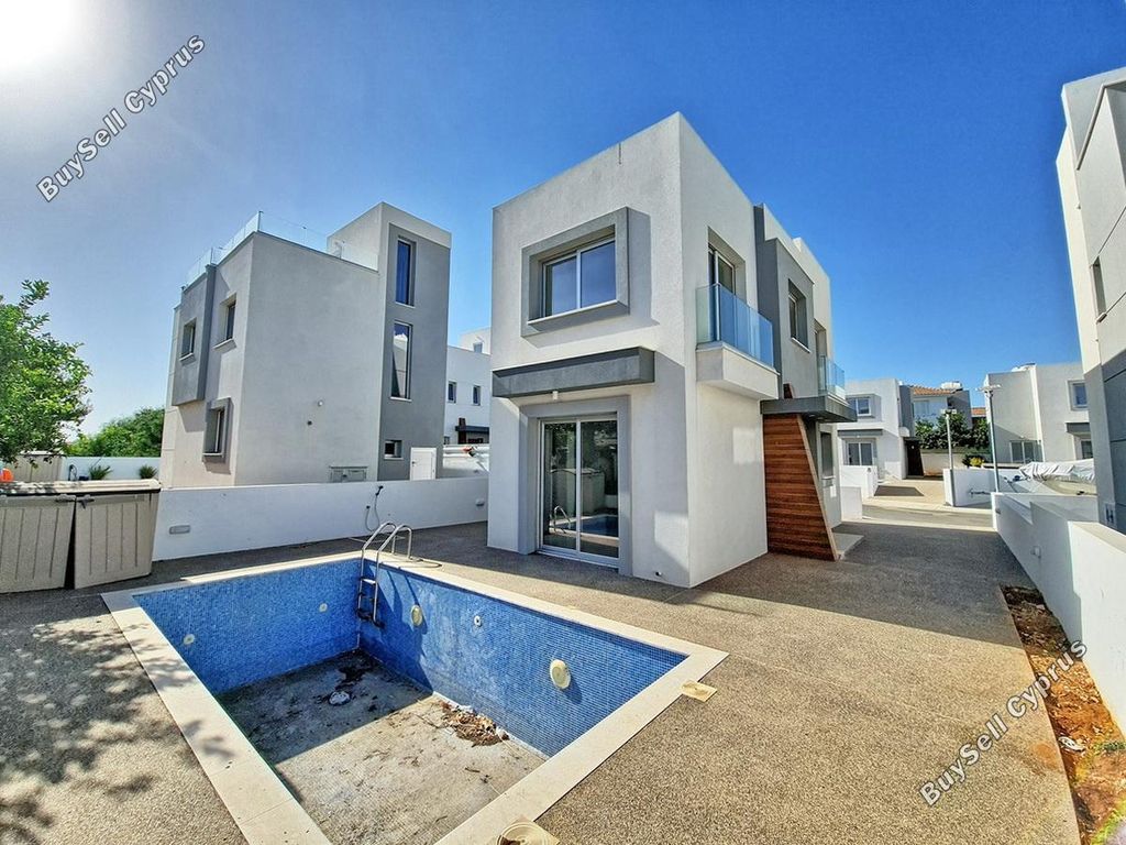 Property photo 1 of 28