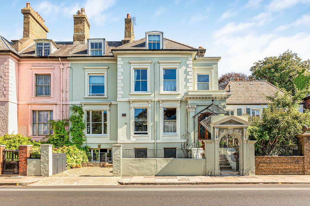 Property photo 1 of 28 External