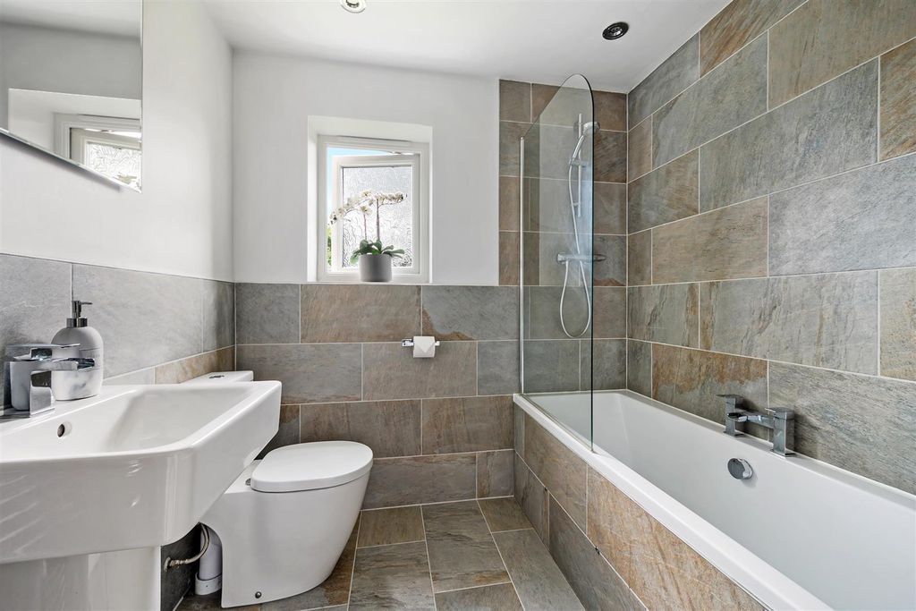 Additional image 16 of 6 bed detached house to rentAspen Drive, Scarcroft, Leeds LS14