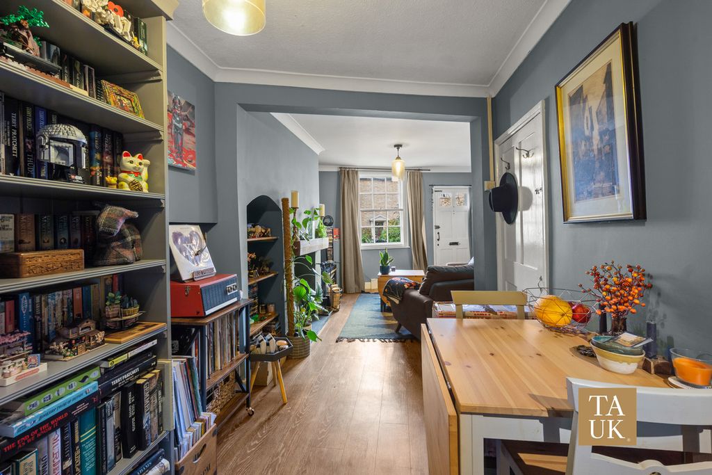 Property photo 3 of 19