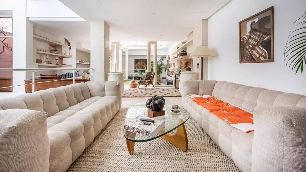 Property photo 2 of 37