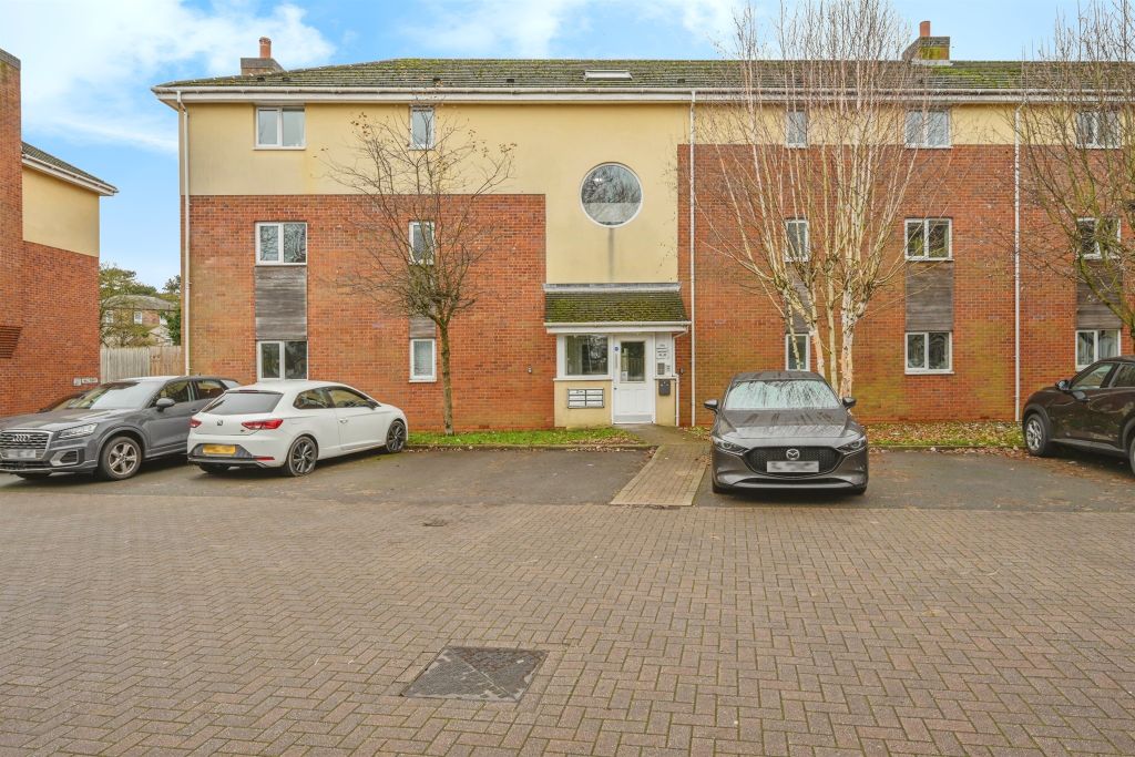 Property photo 1 of 17