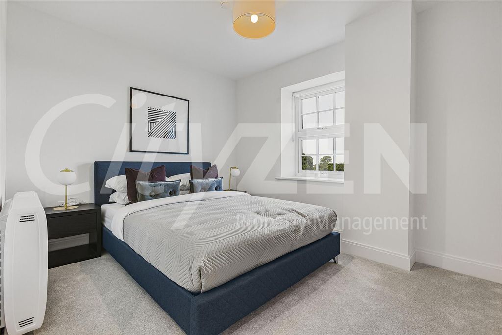 Property photo 2 of 65 Bedroom