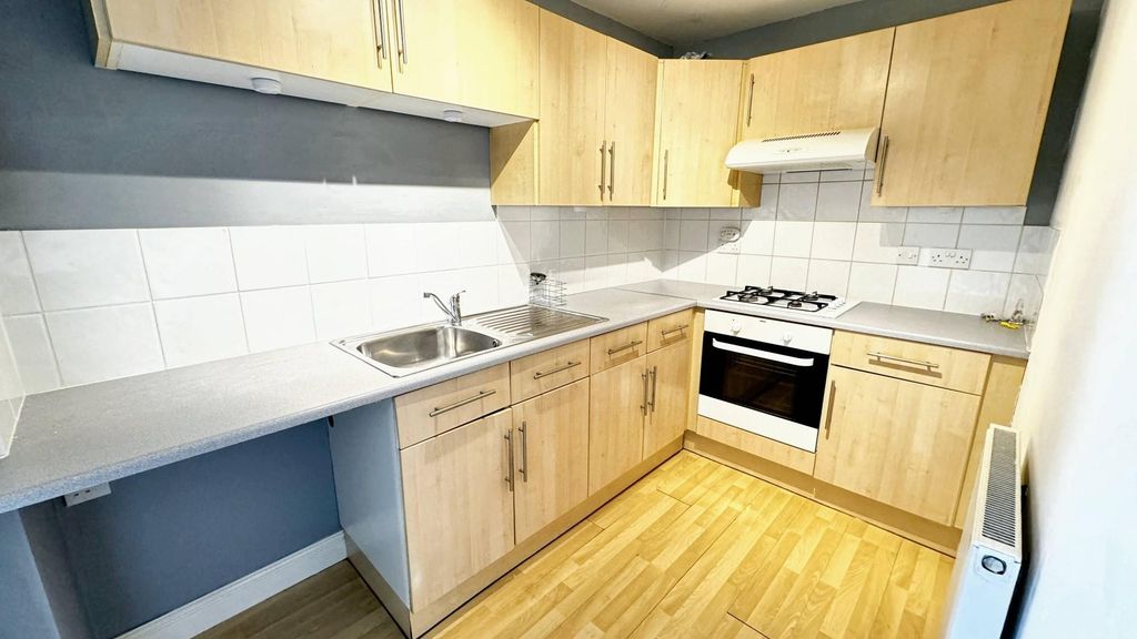 Property photo 3 of 9 6Mcqviio80Q8Vzbwrncteq