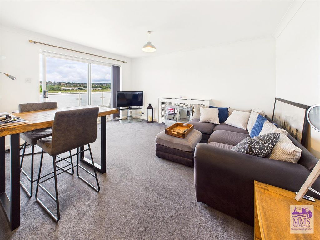 Property photo 3 of 20 Cam04098G0-Pr0071-Still009.Jpg