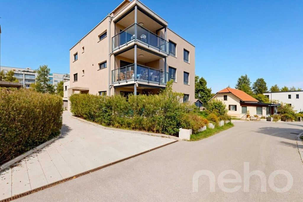 Property photo 3 of 12