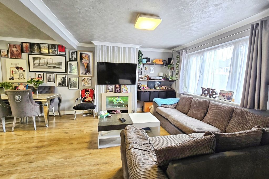 Property photo 2 of 19 Pbox-Img.Jpg