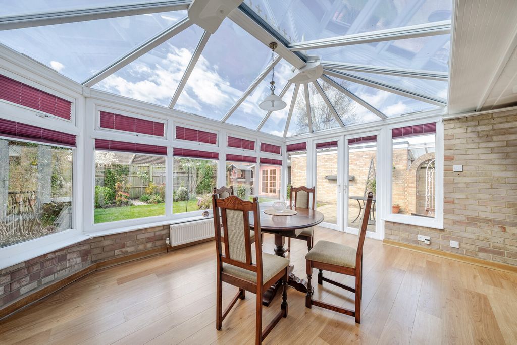 Property photo 3 of 16 Conservatory