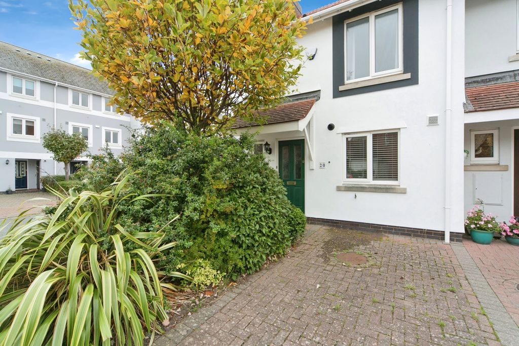 Property photo 1 of 16 Front