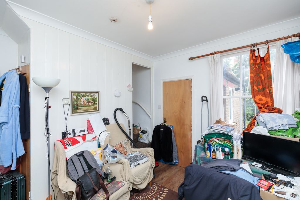 Property photo 3 of 12