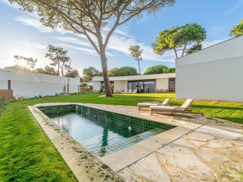 Property photo 2 of 40