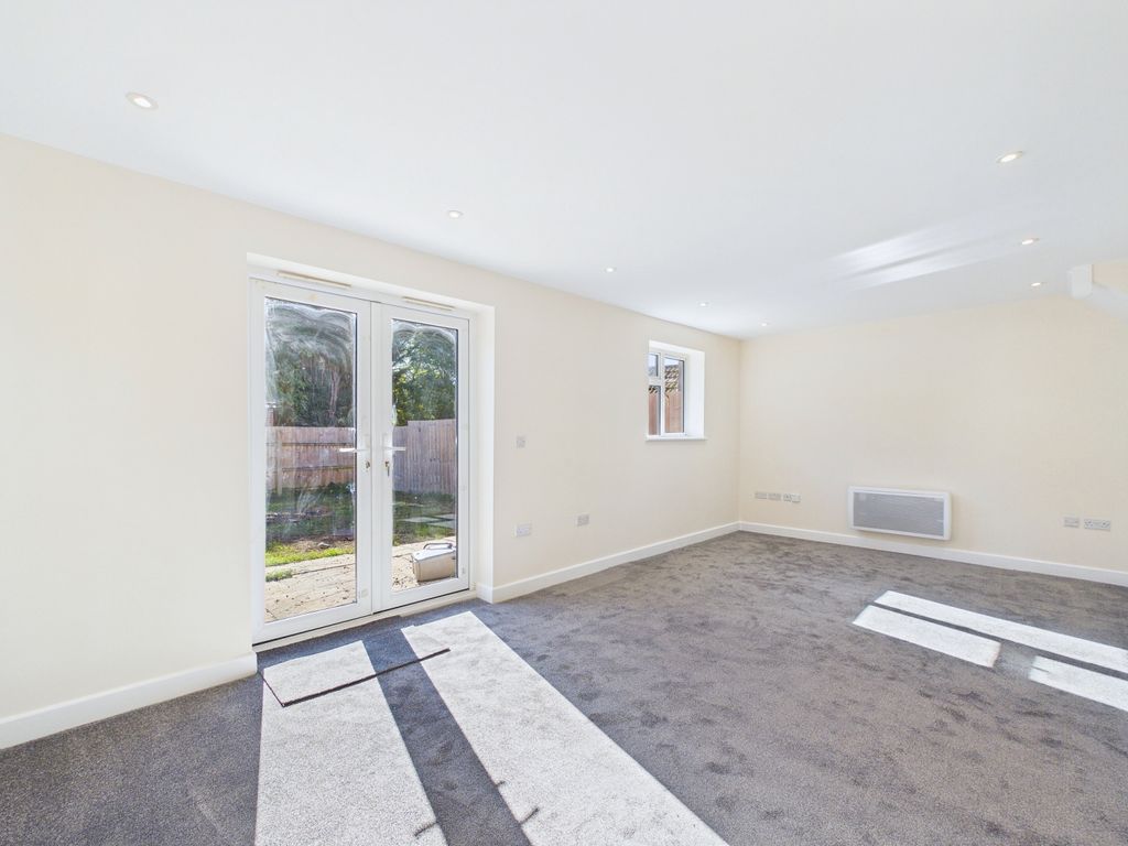 Property photo 3 of 8 Cam01909G0-Pr0562-Still005