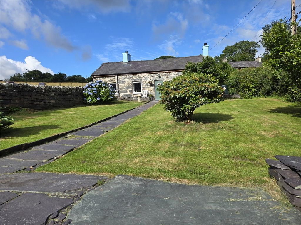 Property photo 1 of 38 Picture No. 02