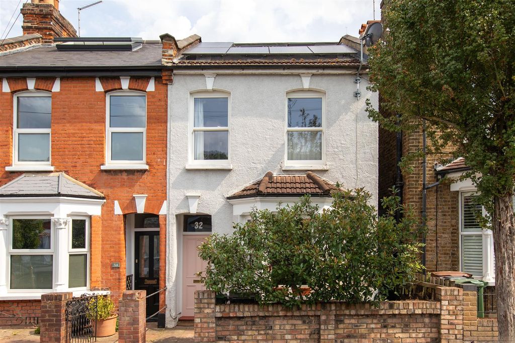 Property photo 1 of 38 St. Johns Road, E17