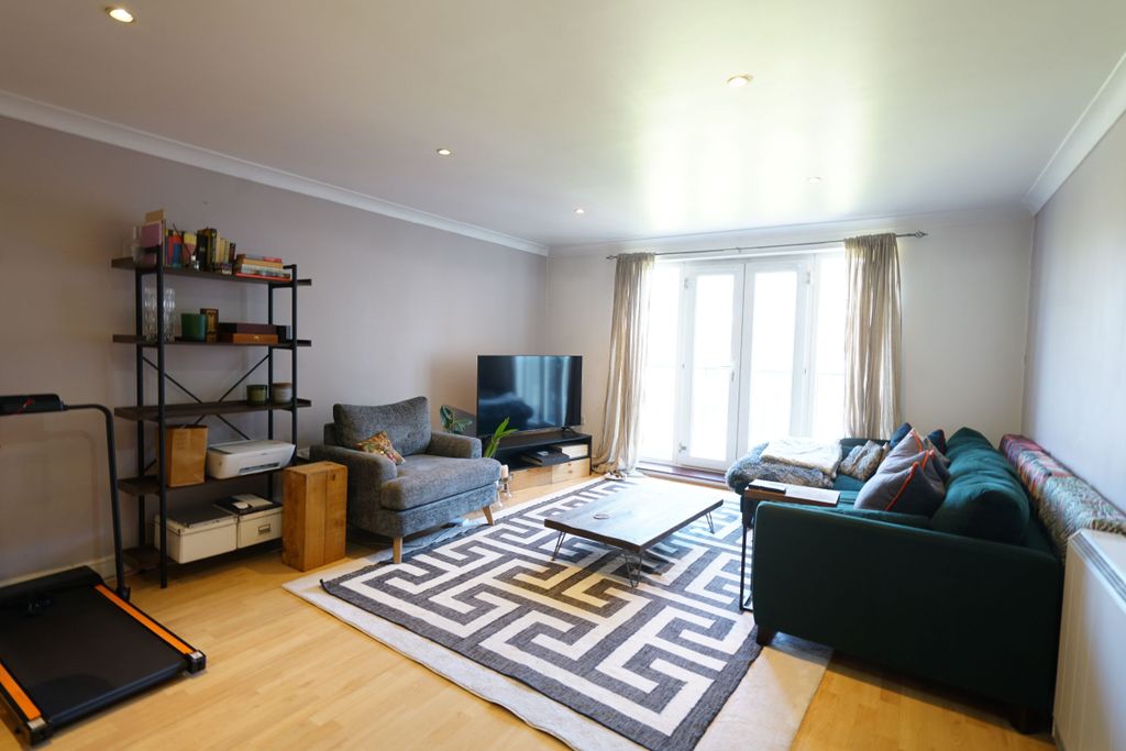 Property photo 2 of 8