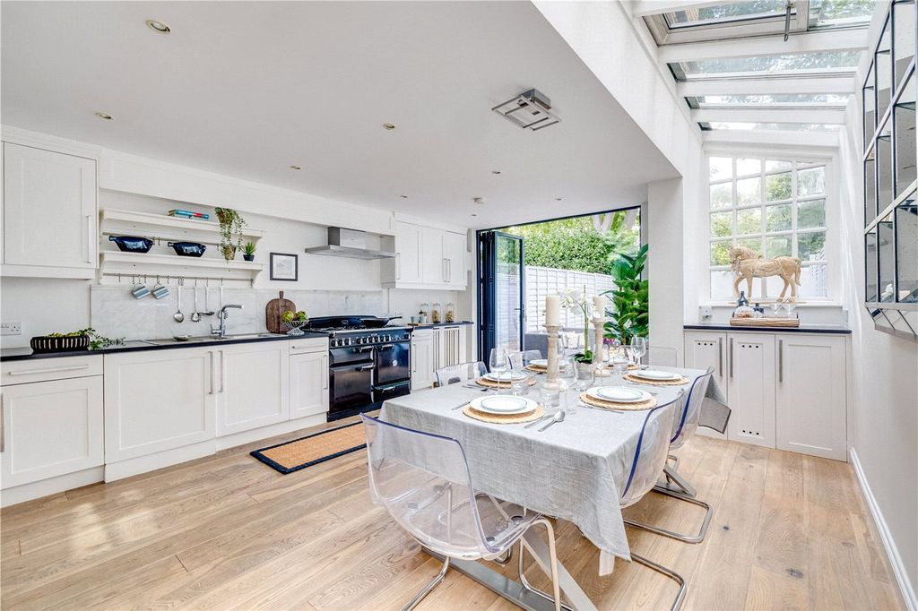 Property photo 1 of 39 Picture No. 24