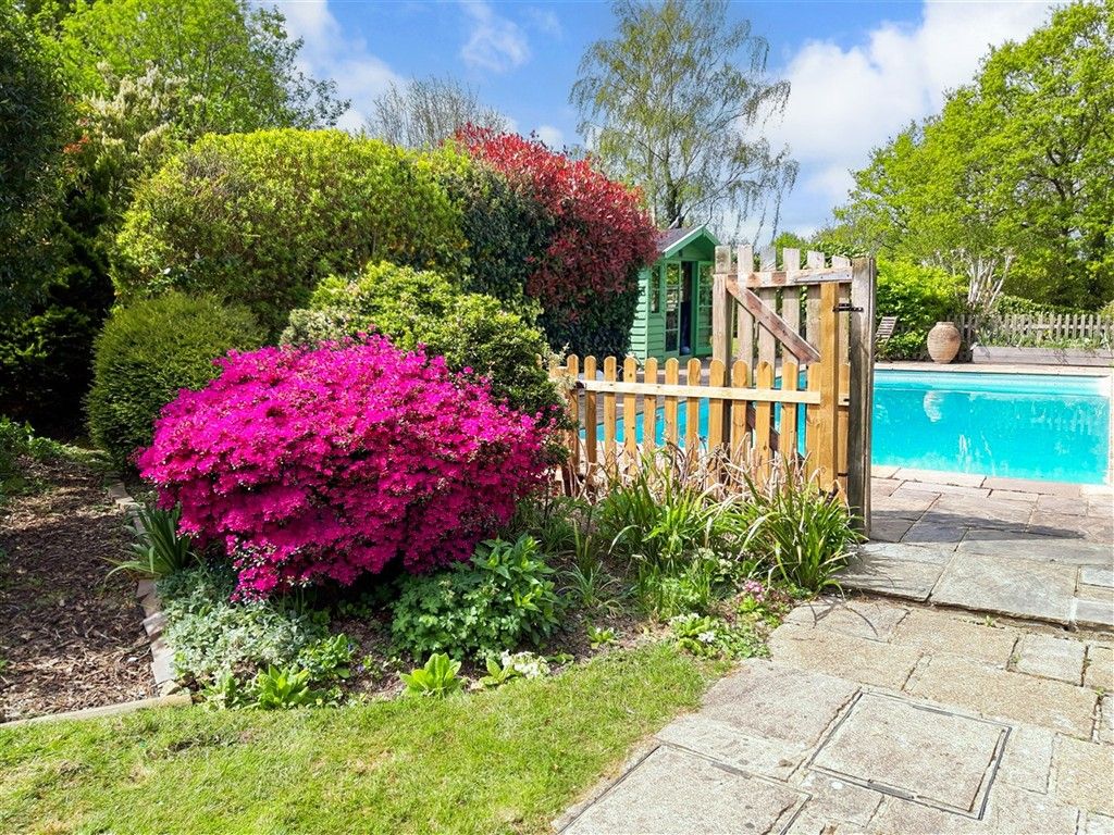 Property photo 2 of 24 Swimming Pool