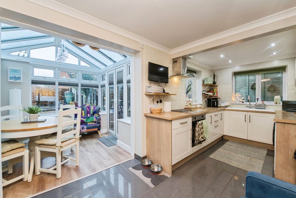 Property photo 2 of 19 Pbox-Img.Jpg