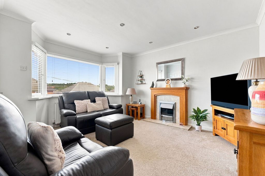 Property photo 2 of 31