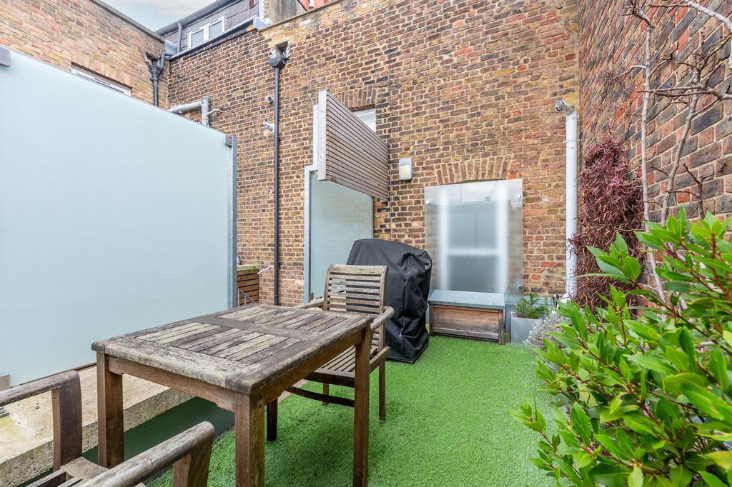 Property photo 3 of 26