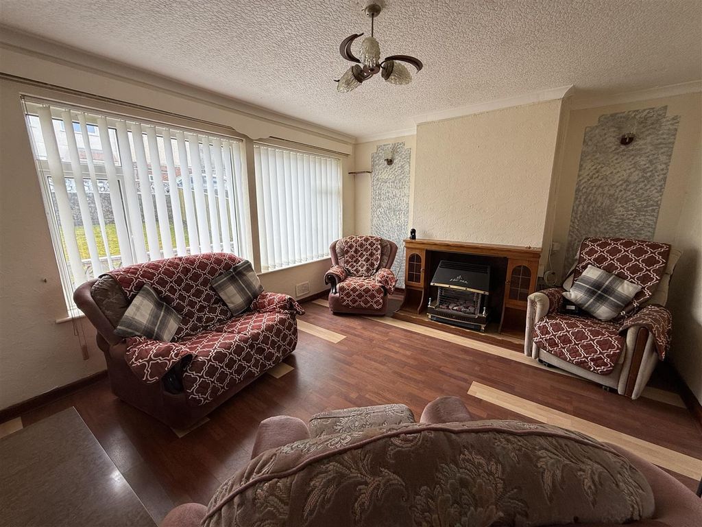 Property photo 3 of 23 Living Room