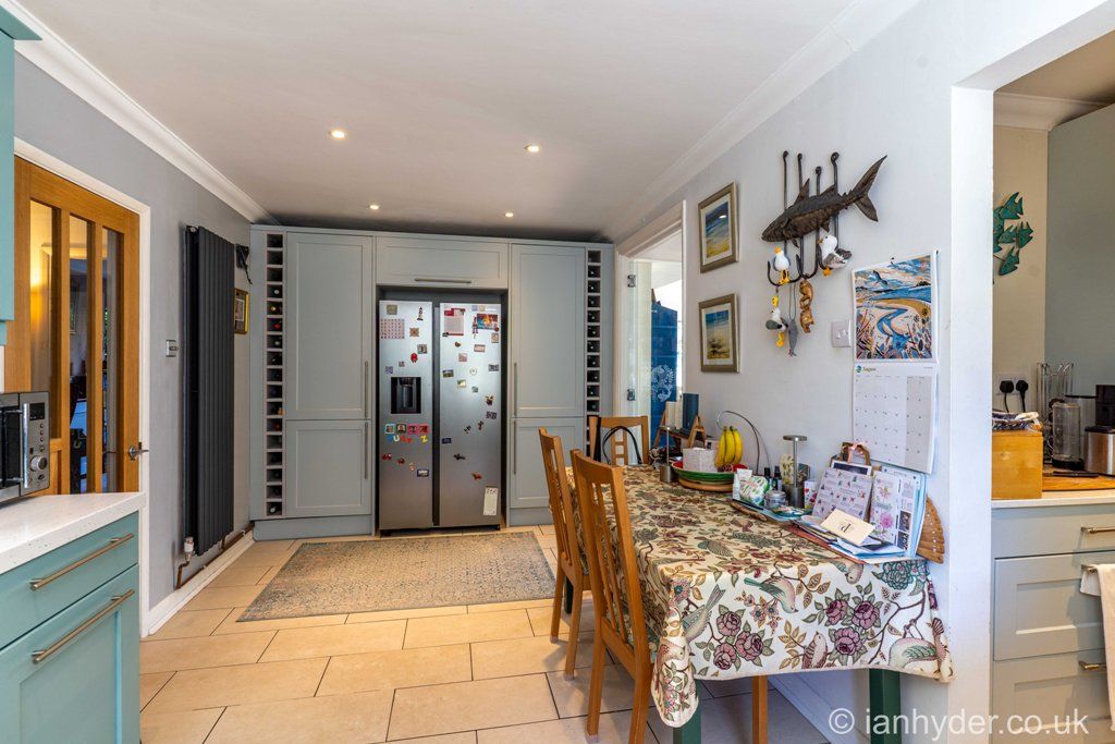 Property photo 3 of 23