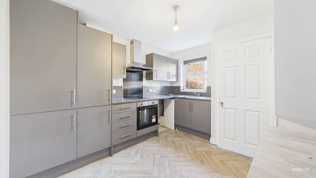 Property photo 2 of 10 4669674