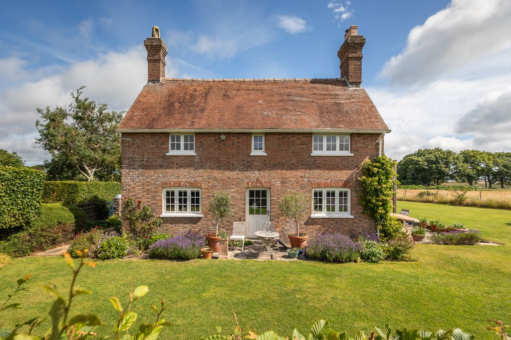 Additional image 5 of 4 bed country house to rentBarnhill Road, Ridge BH20