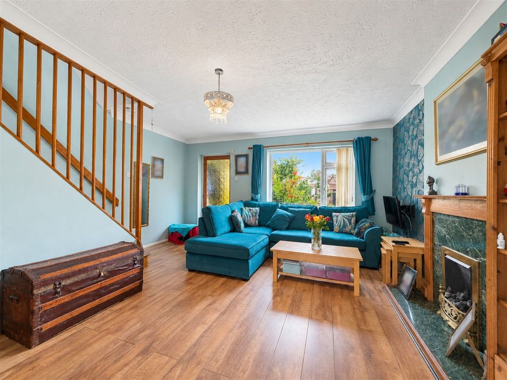 Property photo 2 of 14