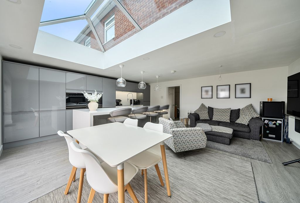 Property photo 2 of 18 1439261-5-69d10F4...