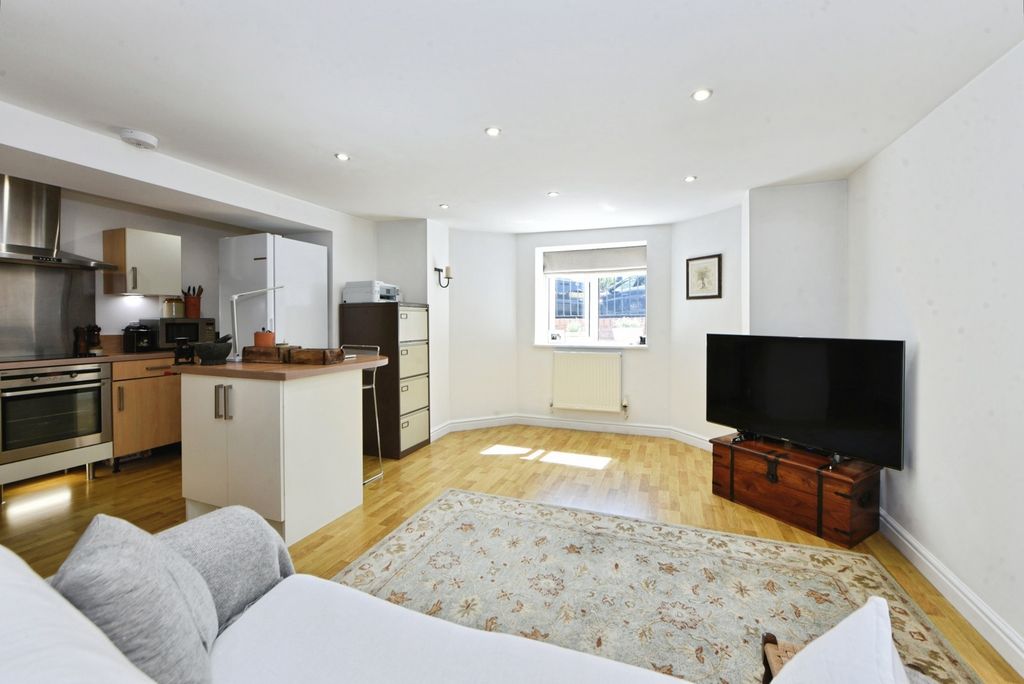 Property photo 1 of 15 Photo