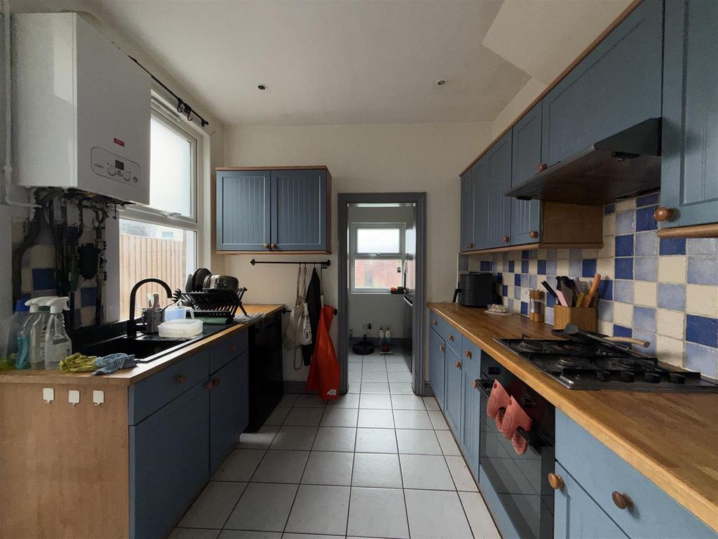 Property photo 3 of 11