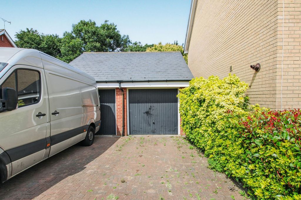 Property photo 2 of 13