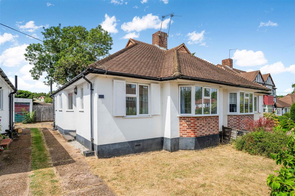 Property photo 1 of 15 Eastdean Avenue
