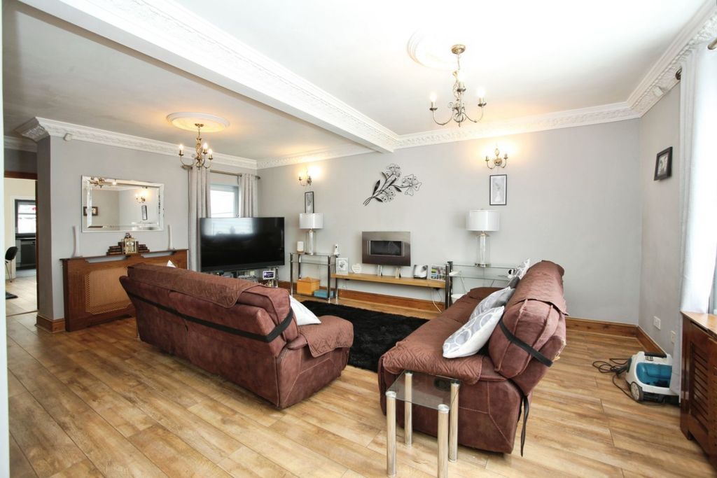 Property photo 3 of 26
