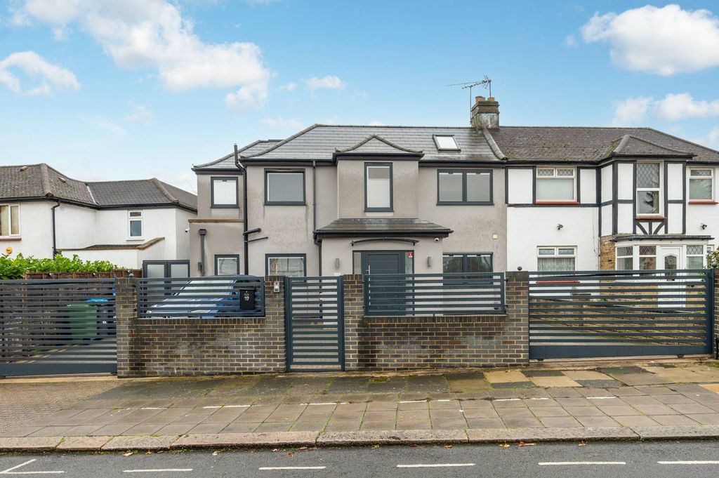 Property photo 3 of 22