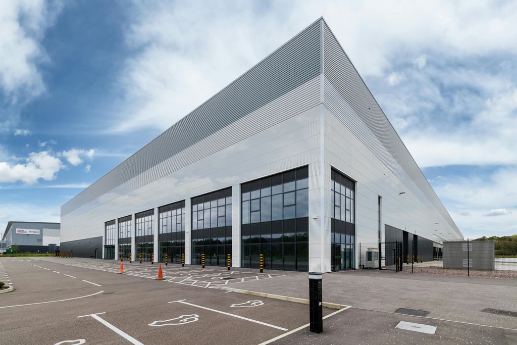 Property photo 2 of 10 Ext 1.Jpeg