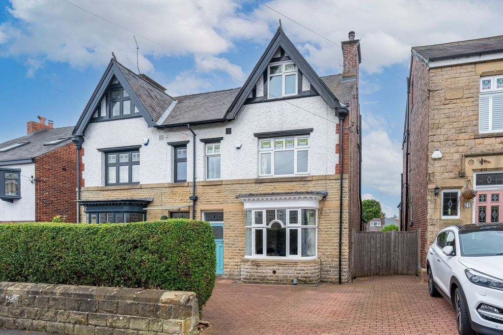 Property photo 1 of 36