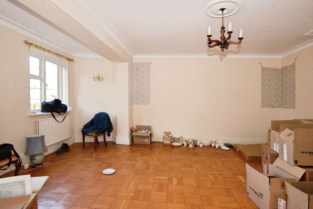 Property photo 3 of 47