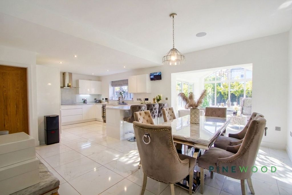 Property photo 3 of 48 Kitchen / Breakfast Room / Dining Room