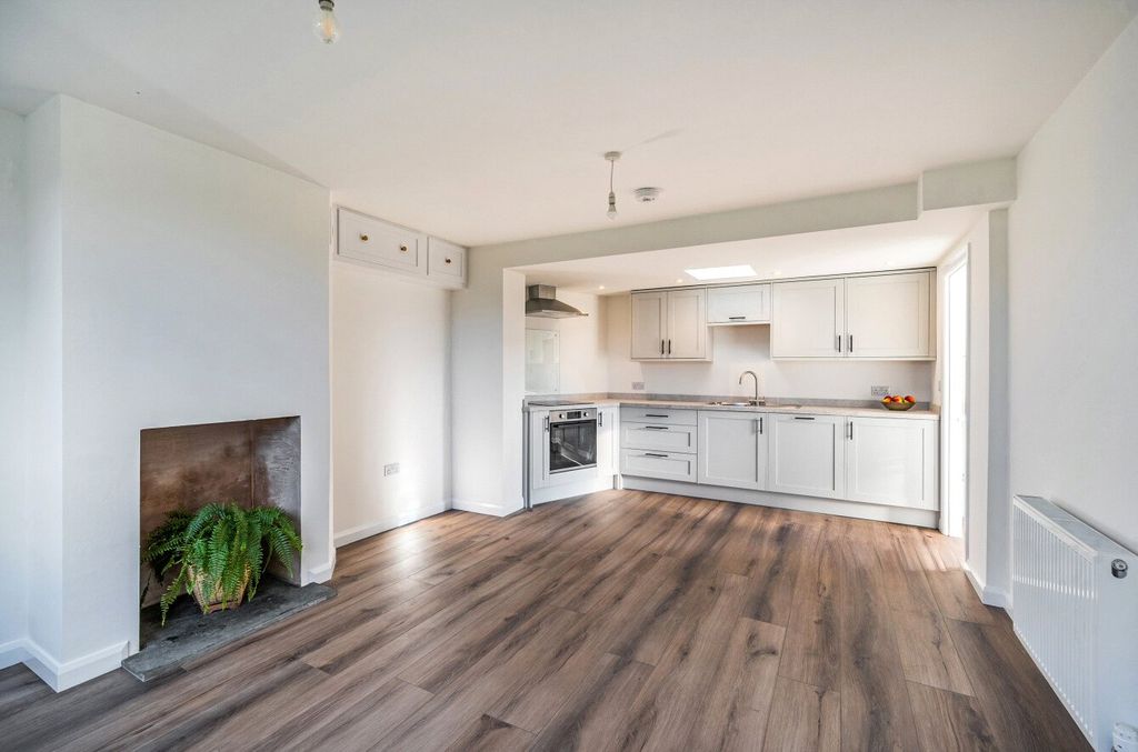 Property photo 2 of 13 Kitchen/Dining Room