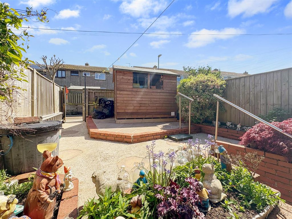 Property photo 2 of 24