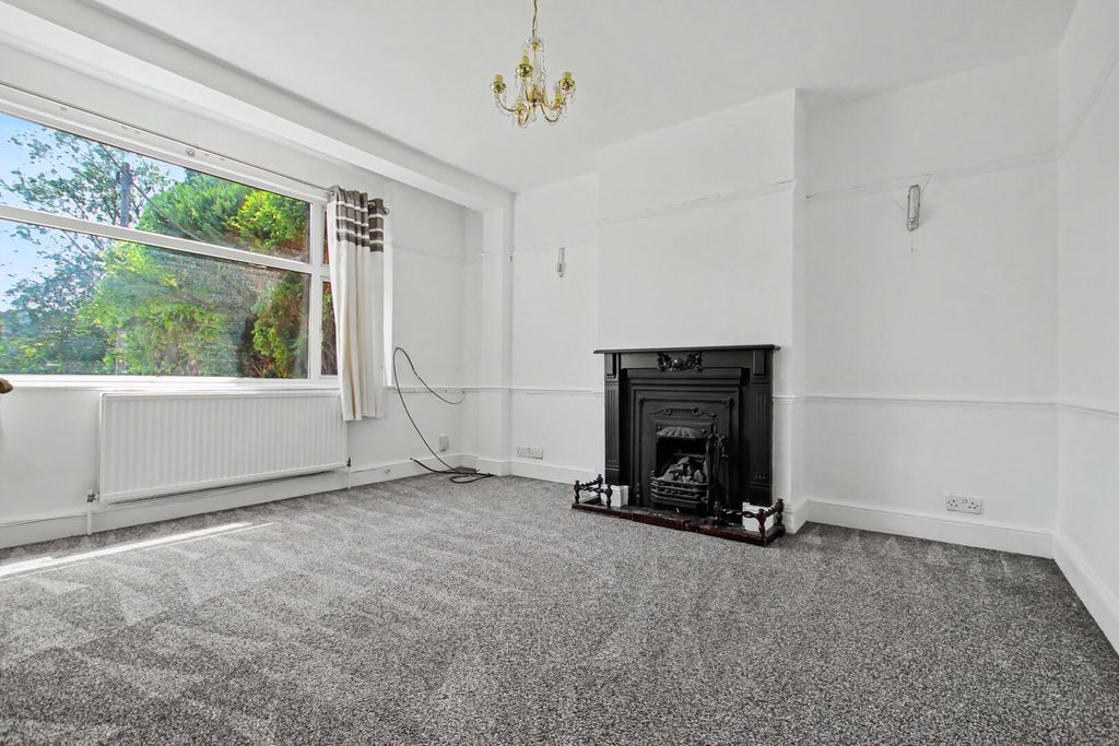 Property photo 3 of 12 Living Room