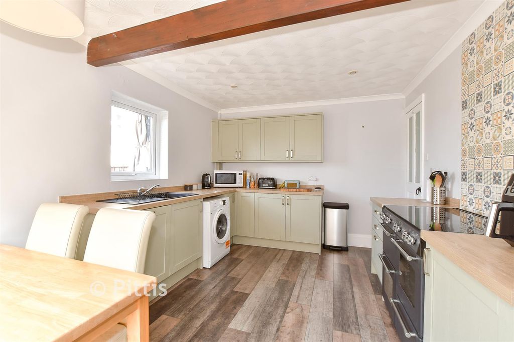 Property photo 2 of 14 Kitchen/Breakfast Room