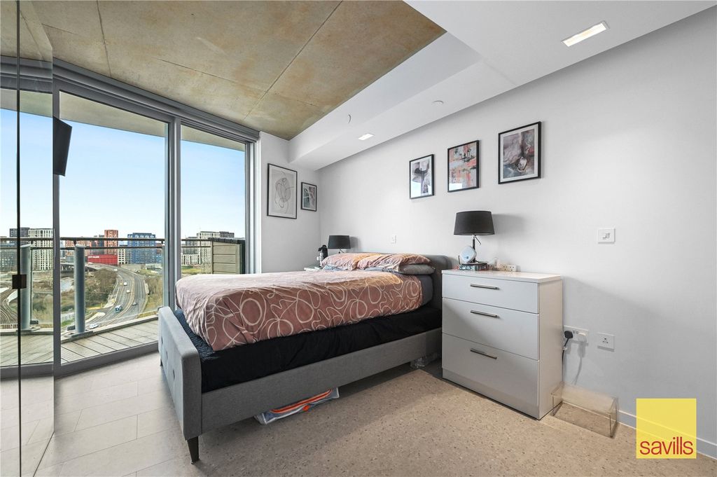 Property photo 3 of 21 Principal Bedroom