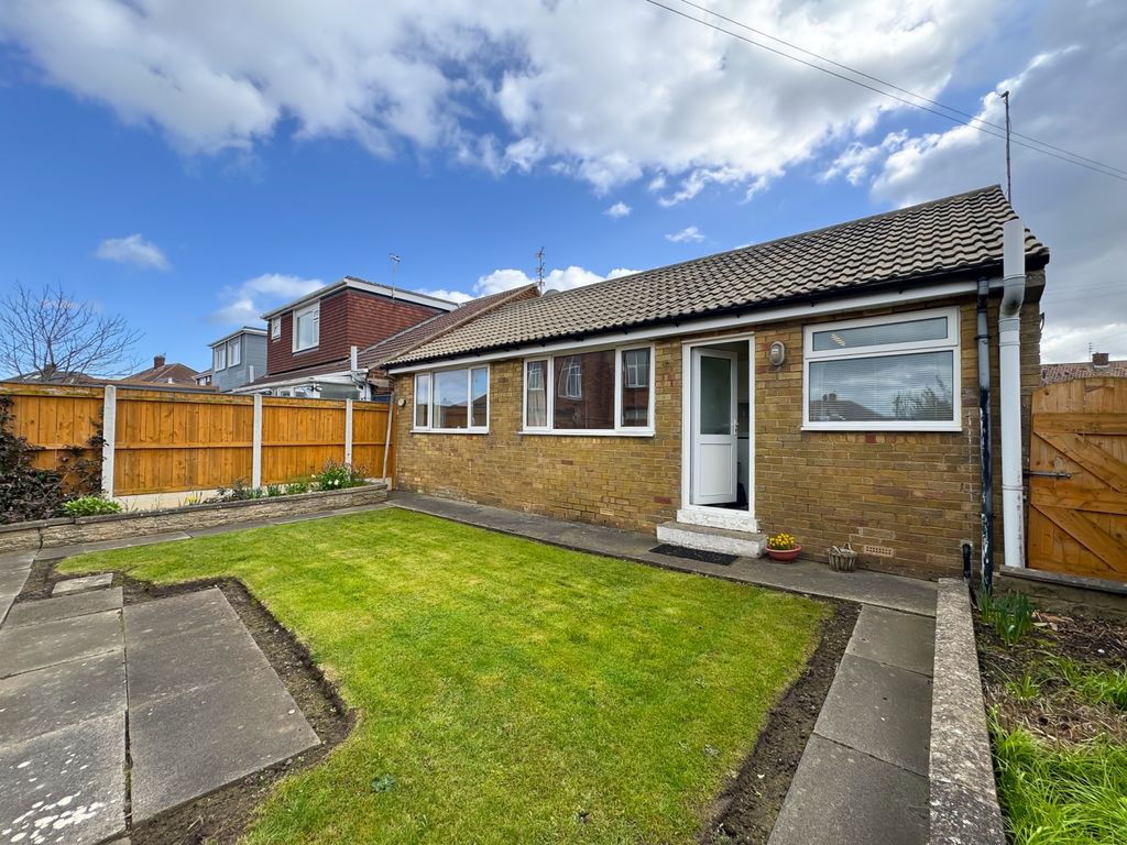 Property photo 1 of 19 St Germains Ewemove Marske -21