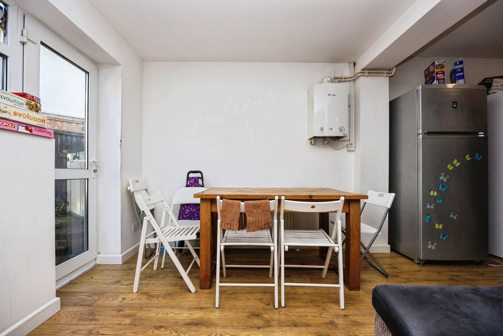 Property photo 3 of 17 Photo