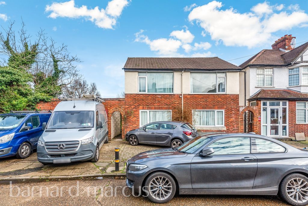 Property photo 1 of 17